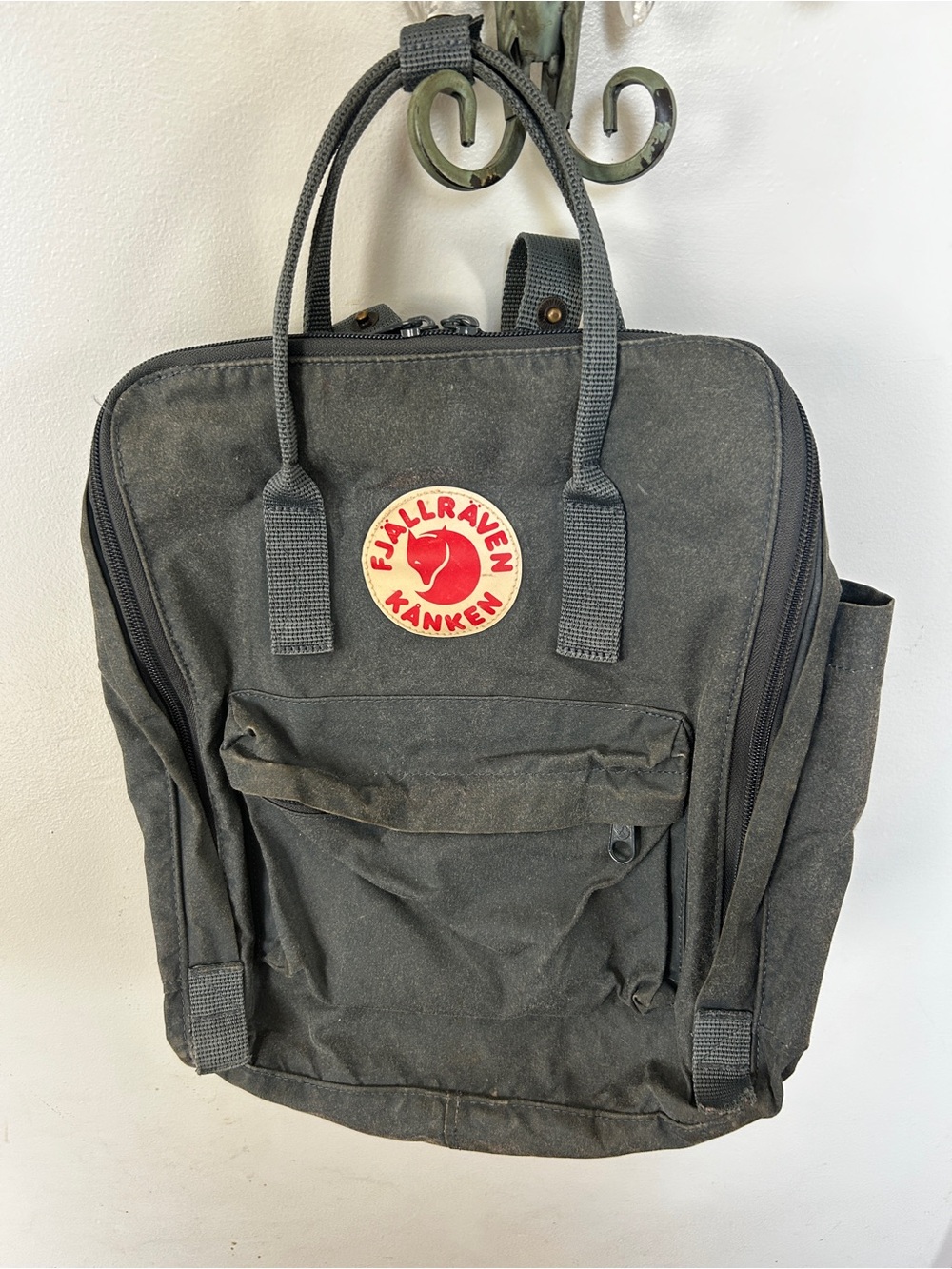 Fjällräven Kånken Classic Backpack Gray/Black Distressed Faded Patina